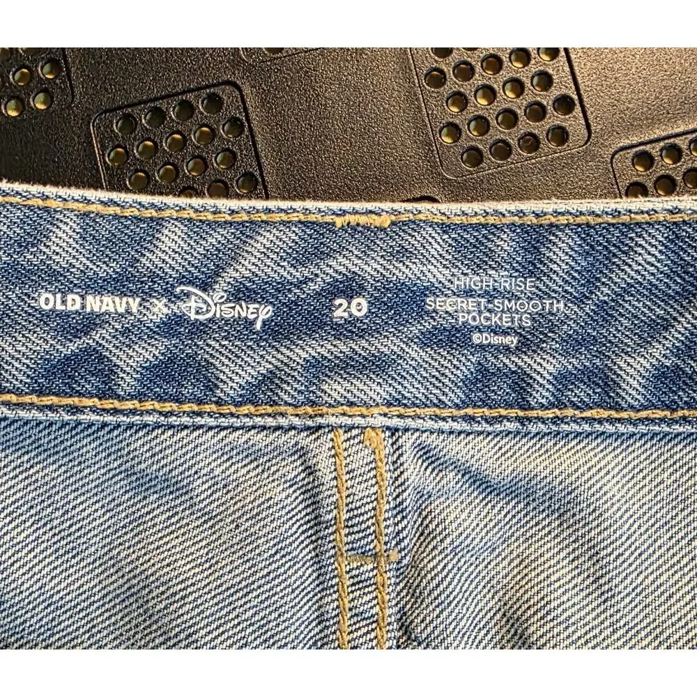 Old Navy x Disney High Waisted OG Jean Cut Off Shorts Size 20 - Picture 5 of 7